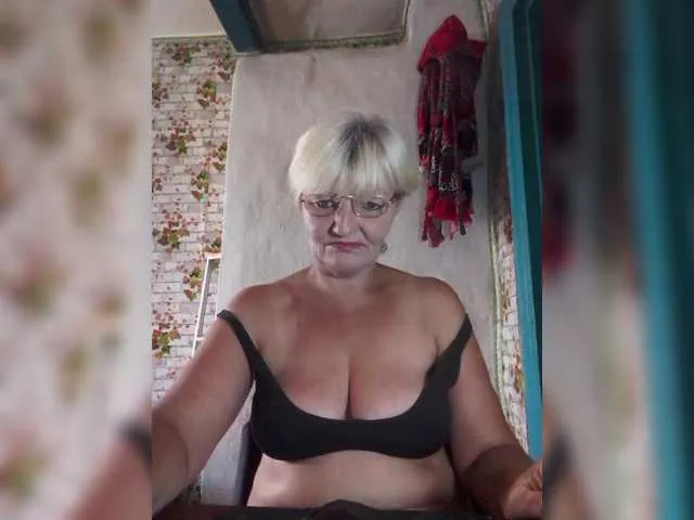 CassieGil – webcam model profile photo Image 15