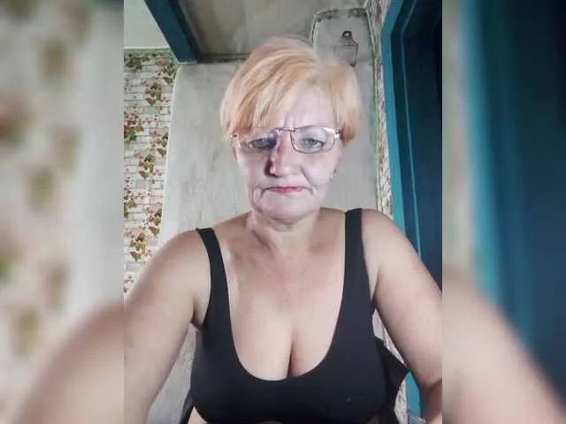 CassieGil – webcam model profile photo Image 2