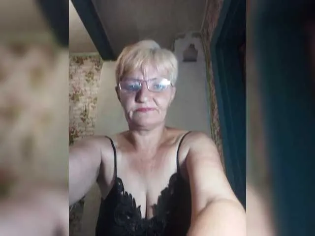 CassieGil – webcam model profile photo Image 3