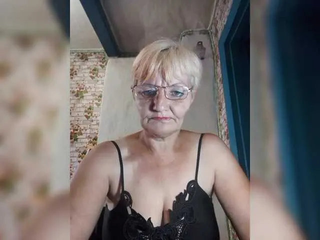 CassieGil – webcam model profile photo Image 4