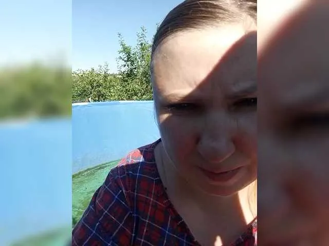 AmyBelmontt – webcam model profile photo Image 4