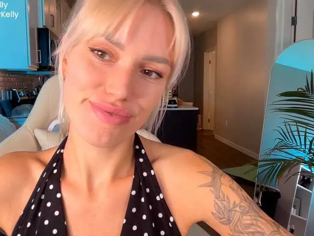 SkyLumen – webcam model profile photo Image 11