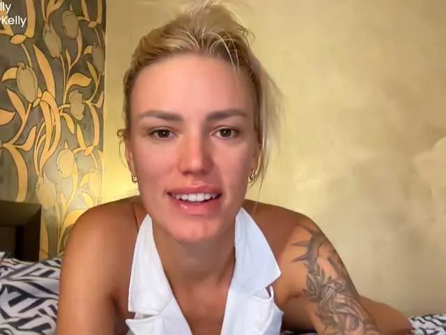 SkyLumen – webcam model profile photo Image 12