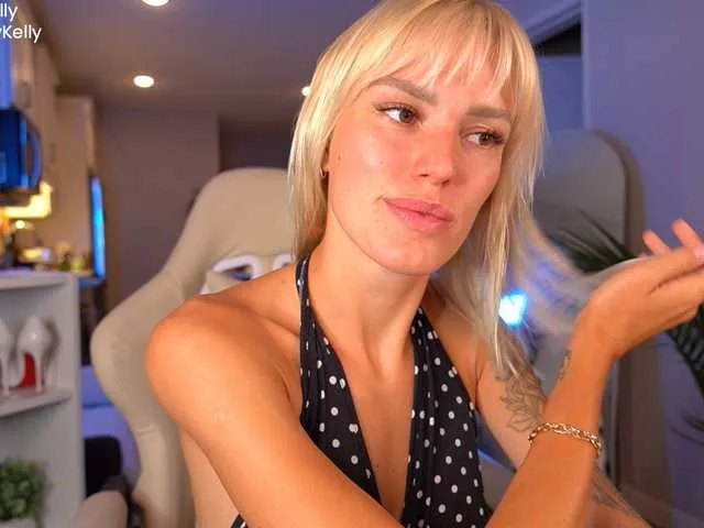 SkyLumen – webcam model profile photo Image 16