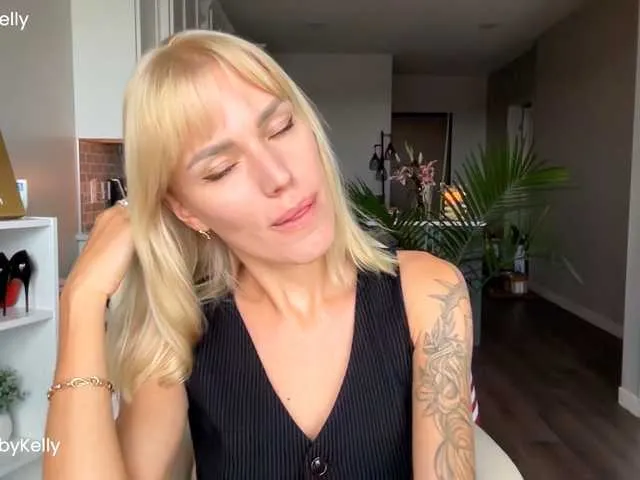 SkyLumen – webcam model profile photo Image 2