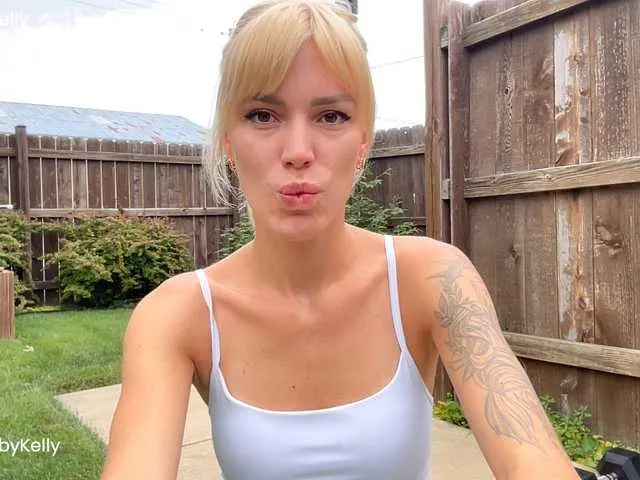 SkyLumen – webcam model profile photo Image 5