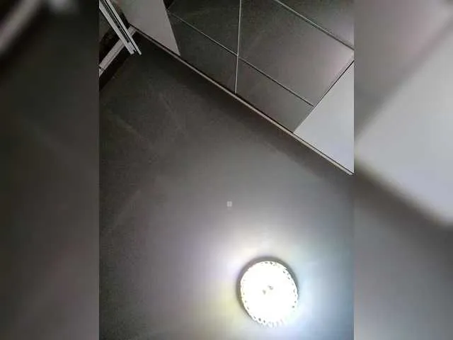 SkyLumen – webcam model profile photo Image 8