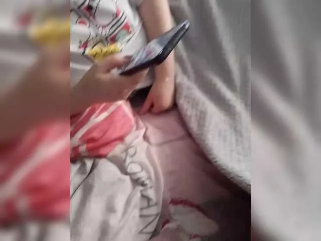 Amylewiss – webcam model profile photo Image 10