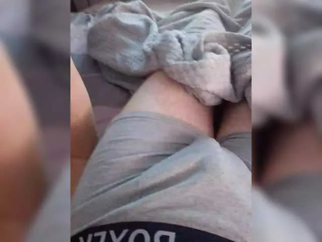 Amylewiss – webcam model profile photo Image 8