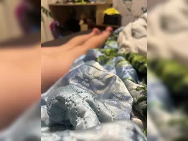 sonyarouge – webcam model profile photo Image 12