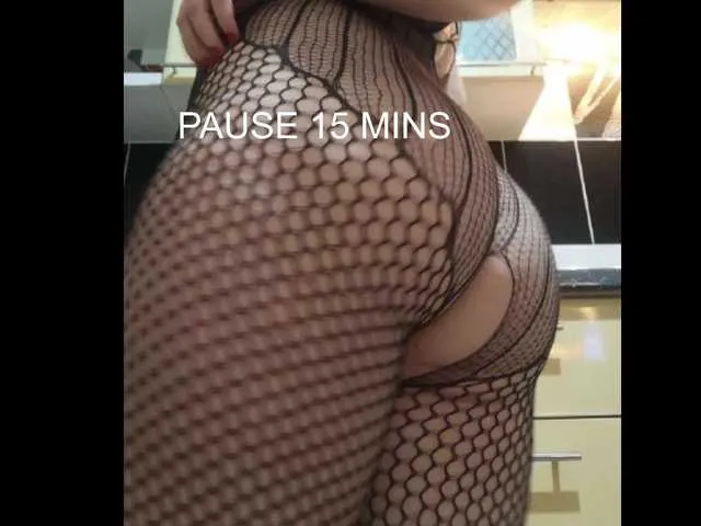 AmyBelmontt – webcam model profile photo Image 3