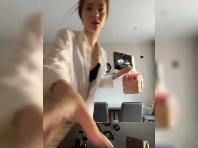 PrincessSnowAngel – webcam model profile photo Image 12