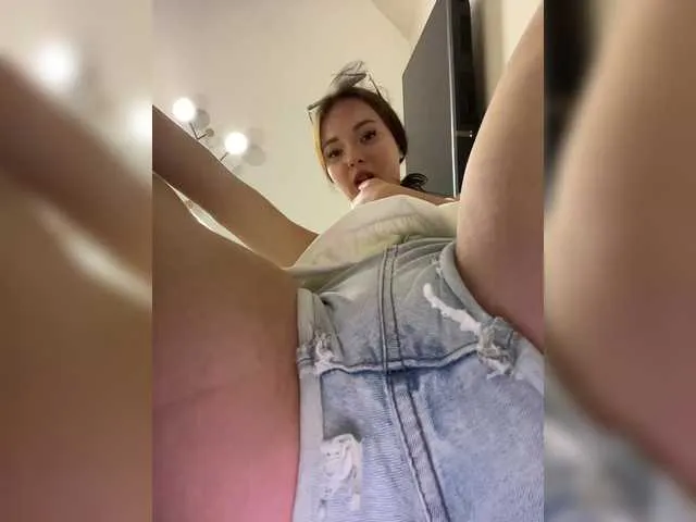 PrincessSnowAngel – webcam model profile photo Image 5