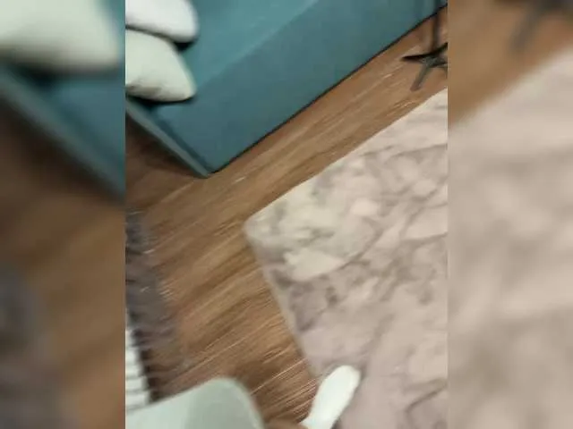 BellaRoux21 – webcam model profile photo Image 3