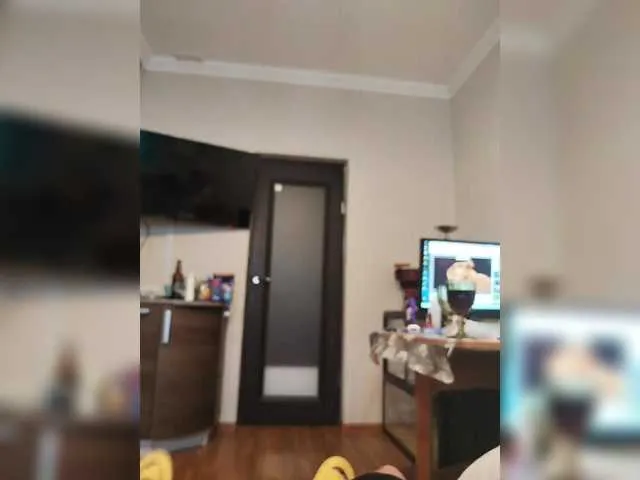 TeenieMarie – webcam model profile photo Image 8