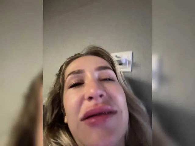 Alyssa_76 – webcam model profile photo Image 2