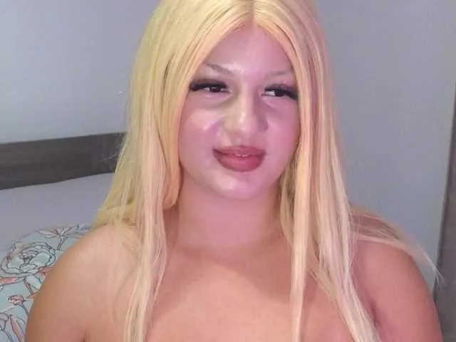 AmyBelmontt – webcam model profile photo Image 5