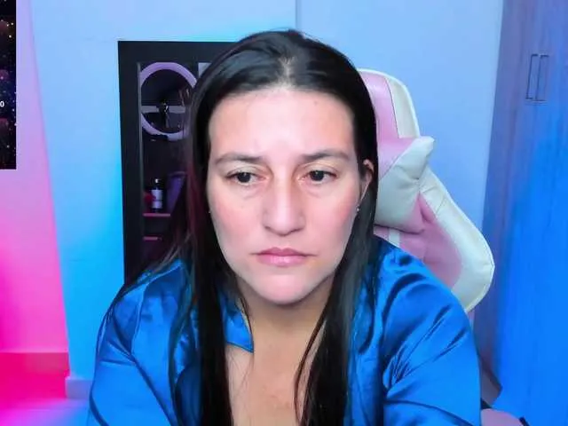 Glamorous_Aditi – webcam model profile photo Image 3