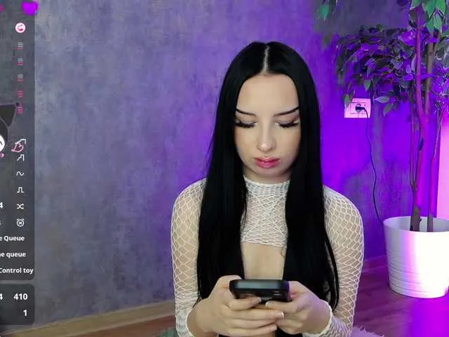 ArianaSole – webcam model profile photo Image 8