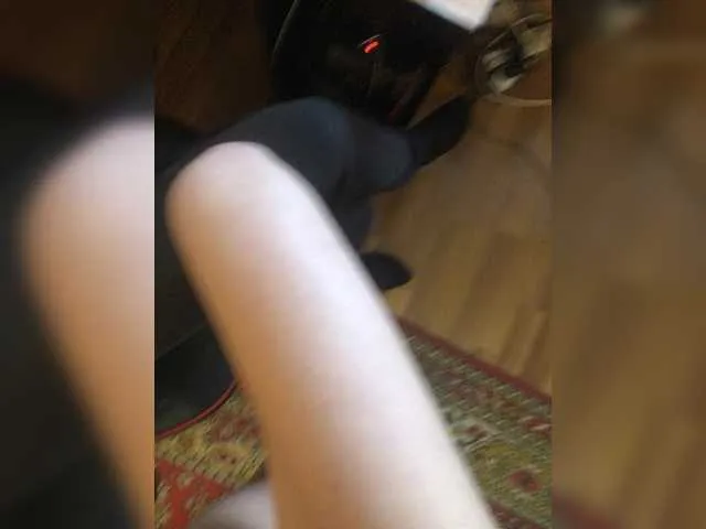 AmyBelmontt – webcam model profile photo Image 4