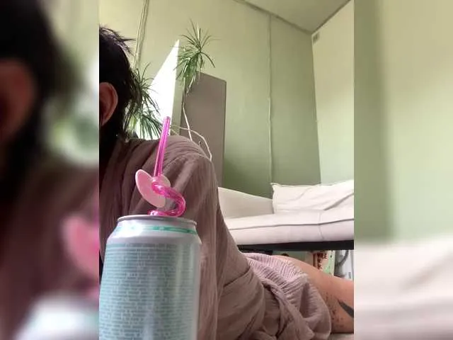 LunaKrismas – webcam model profile photo Image 4