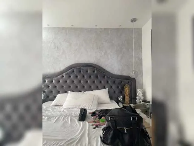 SkyLumen – webcam model profile photo Image 11