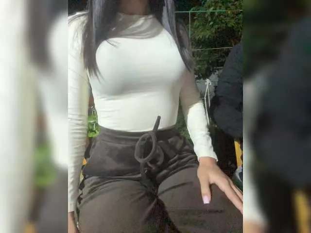 KaraNoir – webcam model profile photo Image 13