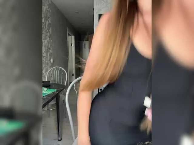 LorrySkye – webcam model profile photo Image 6