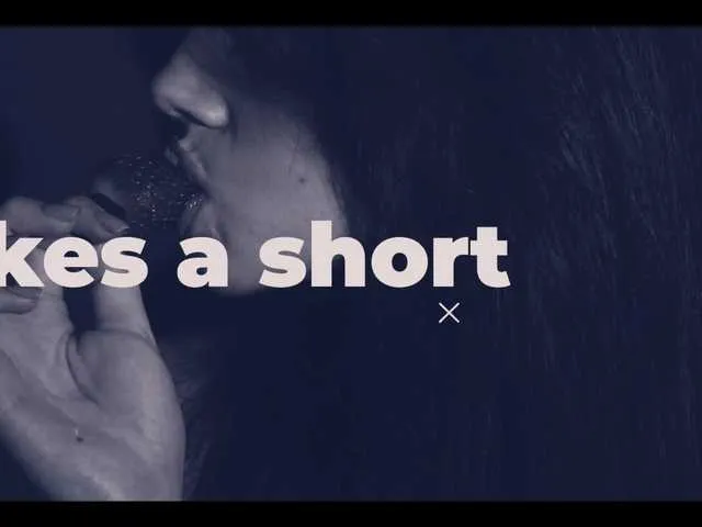 CurlyElisa – webcam model profile photo Image 10