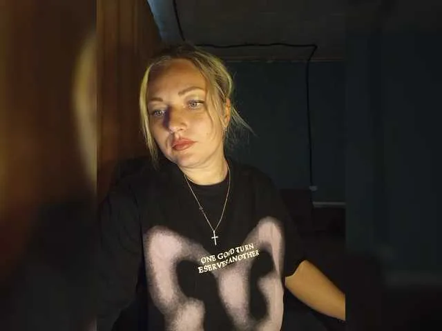 CassieGil – webcam model profile photo Image 16