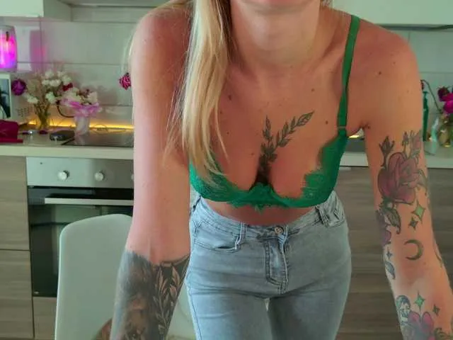 Sunbelxx – webcam model profile photo Image 14