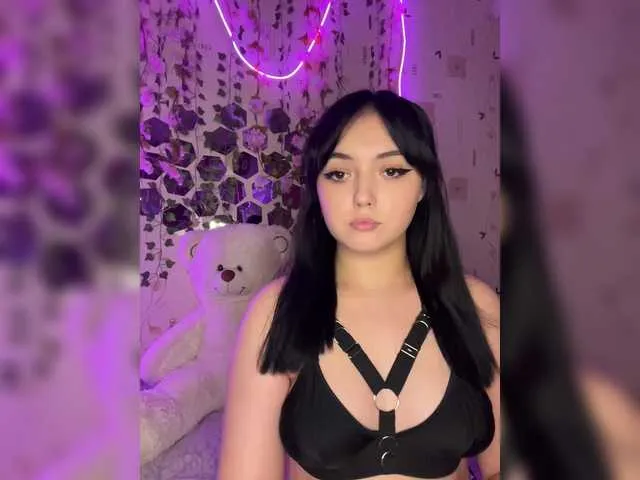 ssaimi – webcam model profile photo Image 6