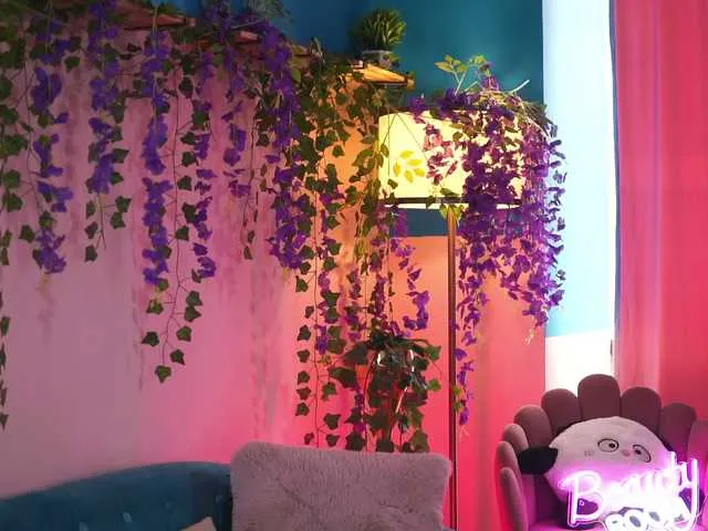 TheAyana – webcam model profile photo