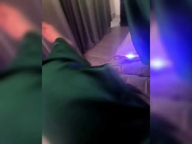 XxAlliGirlNextDoor – webcam model profile photo Image 14