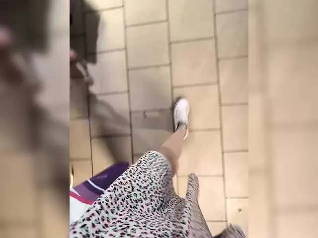 XxAlliGirlNextDoor – webcam model profile photo Image 2