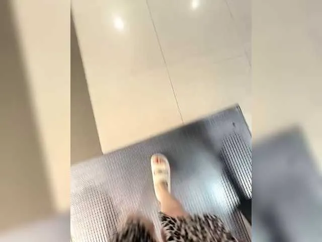 XxAlliGirlNextDoor – webcam model profile photo Image 7