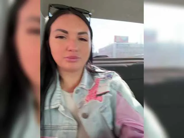 SerenaVelour – webcam model profile photo Image 13