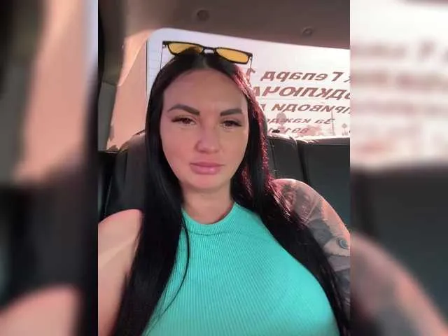 SerenaVelour – webcam model profile photo Image 17