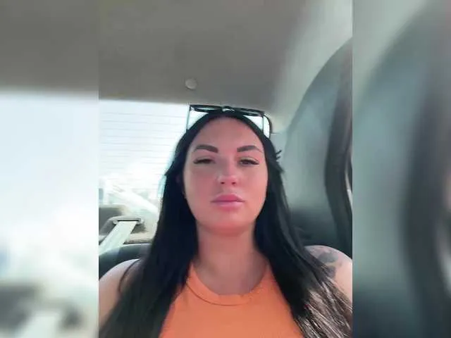 SerenaVelour – webcam model profile photo Image 8