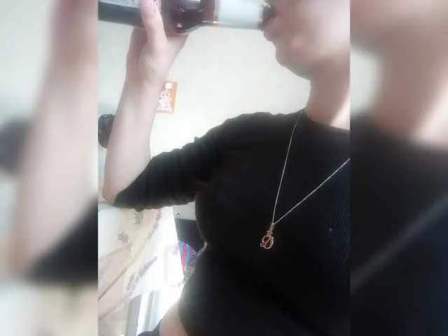 Maxinekinky – webcam model profile photo Image 5