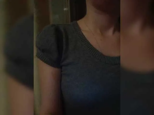 Maxinekinky – webcam model profile photo Image 8