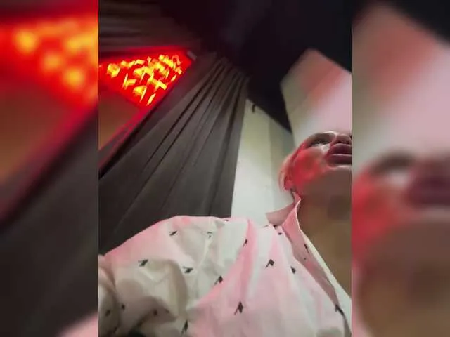 MartinaWolf – webcam model profile photo Image 6