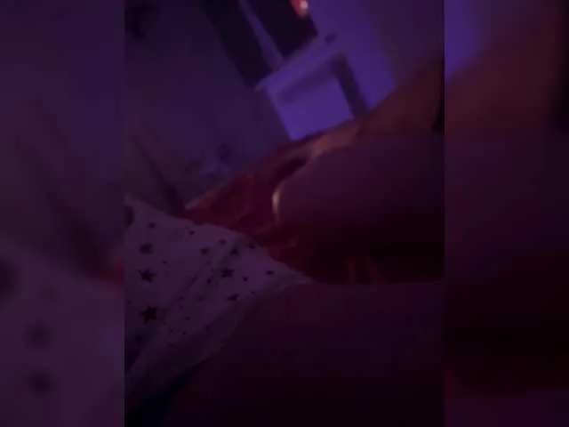 AudreySpanksFuck- – webcam model profile photo Image 4