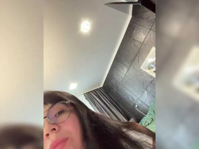 NicoleLara – webcam model profile photo Image 2