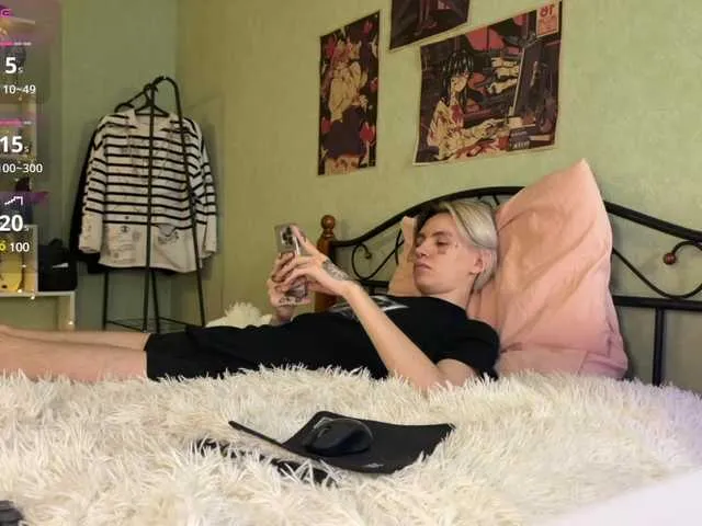 LauraJean – webcam model profile photo Image 9