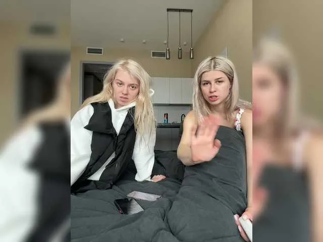 AlannaWeest – webcam model profile photo Image 2