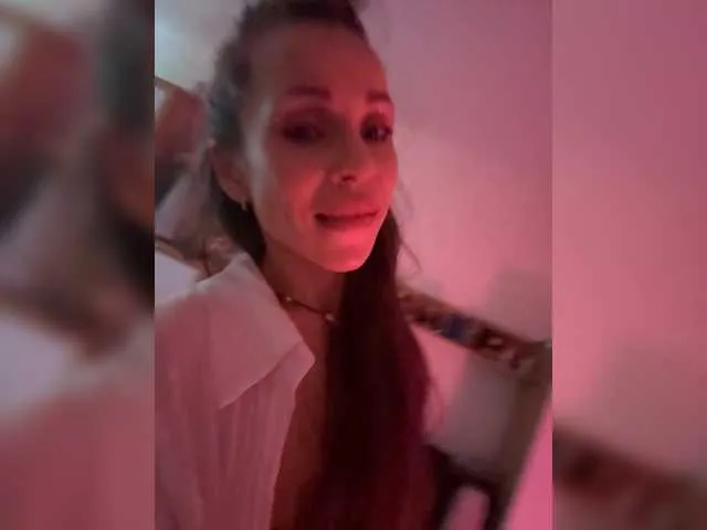 AmyBelmontt – webcam model profile photo Image 18