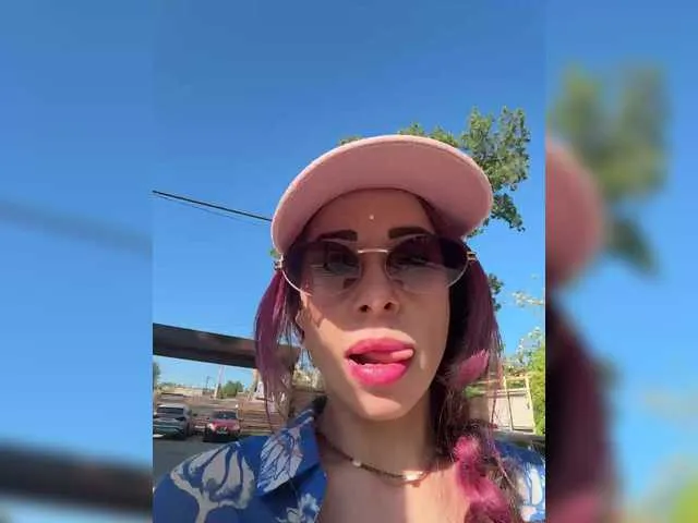 AmyBelmontt – webcam model profile photo Image 3