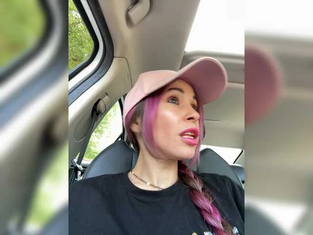 AmyBelmontt – webcam model profile photo Image 7