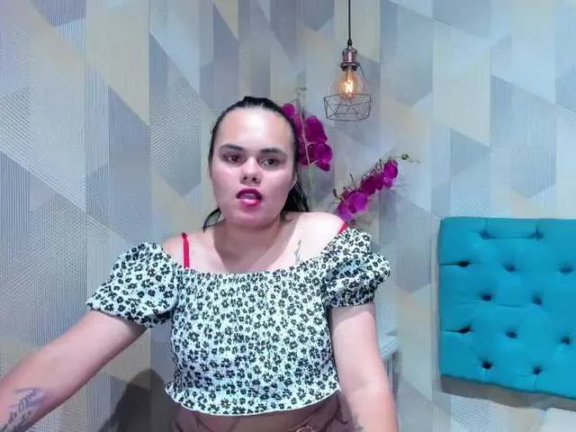 CassieGil – webcam model profile photo Image 2